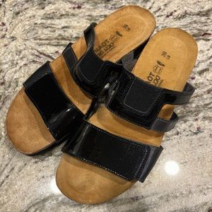 Naot Women’s Black Sandals Size 8